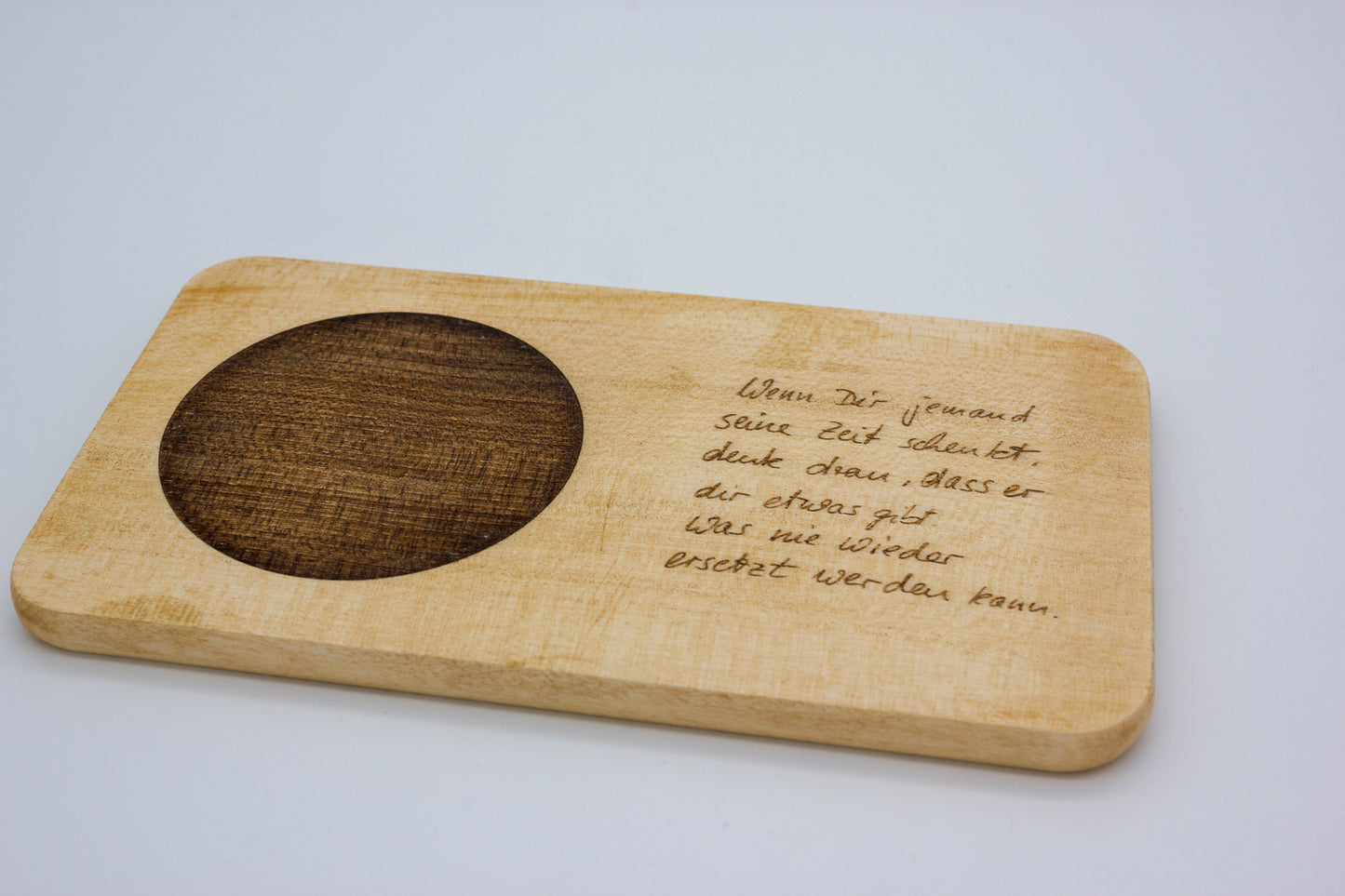 Personalisiertes Ahorn-Kaffeebrett: Ein handgefertigtes Erbstück für Ihre Geschichte.